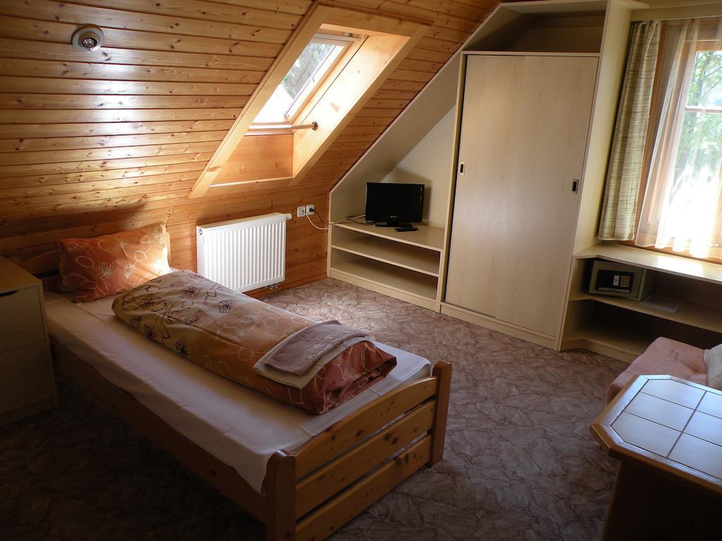 Hotel Lesni Dum Janské Lázně Kamer foto