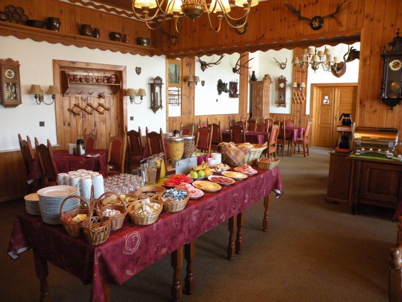 Hotel Lesni Dum Janské Lázně Buitenkant foto